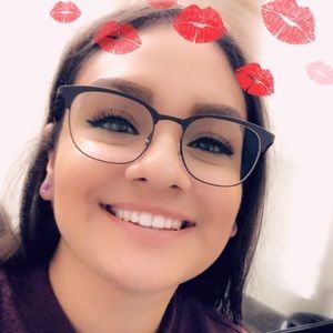 Meet your Posher, Staci